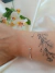 Bracelete Aberto com Ponta em Esfera na internet