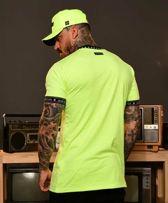 Camiseta Positive Elastic Verde Neon na internet