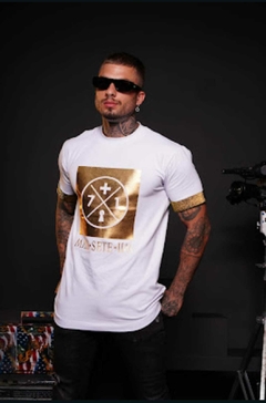 Camiseta Long Dourada - comprar online
