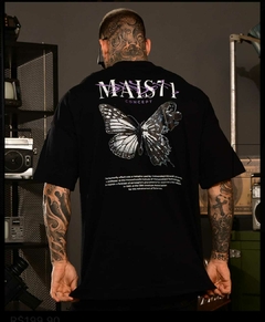Camiseta Oversized Dark Butterfly na internet