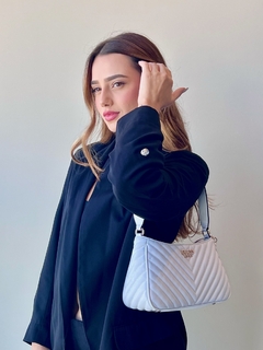 Bolsa Guess Shoulder Branca na internet