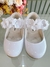 Sapatinho Infantil Branco Com Aplique de Flores Luxo - Princesa Kids