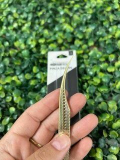 Pinza "CHERIMOYA" curva delfin dorada - comprar online
