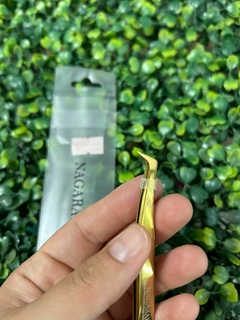 Pinza "NAGARAKU" dorada - comprar online