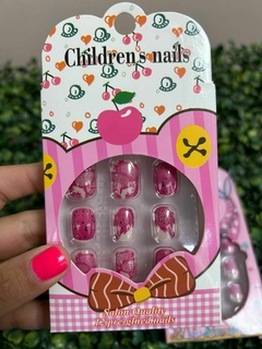 Uñas postizas infantiles en internet