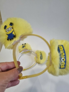 Tiara pompom Minious na internet