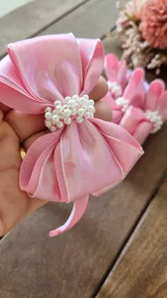 Tiara luxo edição FESTAS 2025 furta cor bordada pérola na internet