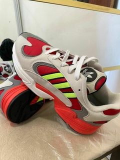 Tênis Adidas Yung