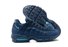 Air Max 95 ''Essential Squadron Blue'' na internet