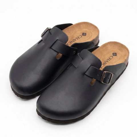 Zueco Cuero Negro - comprar online