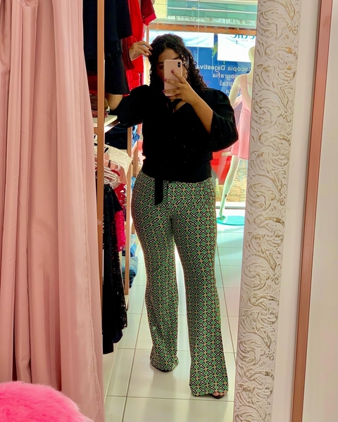 Calça Flare com Losangos