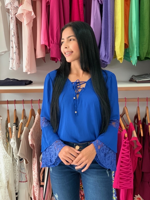 Blusa Flare com Manga com Detalhes em Renda - comprar online