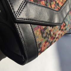 Imagem do Bolsa pixel colorida
