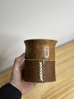 MATE CRIOLLO SIN VIROLA C/BASE DE CUERO CRUDO en internet