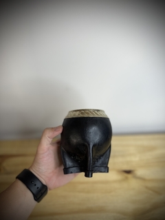 MATE TORPEDO CUERO LISO CINCELADO DE ALPACA - tienda online