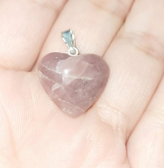 Imagen de Collar con dije mini corazón con piedras naturales