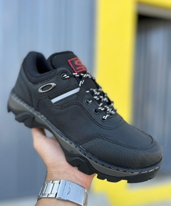 BOTA OAKLEY COURO LEGITIMO - comprar online