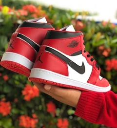 TÊNIS AIR JORDAN 1 na internet