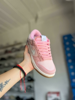 NIKE DUNK ROSA GAMUZA Y TELA - comprar online