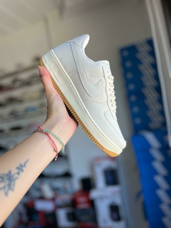 NIKE AIRFORCE BEIGE