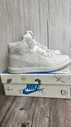 NIKE JORDAN BOTITAS BLANCAS - comprar online