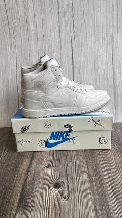 NIKE JORDAN BOTITAS BLANCAS en internet