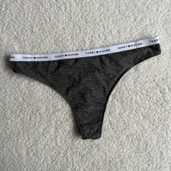 Less Tommy Hilfiger - comprar online