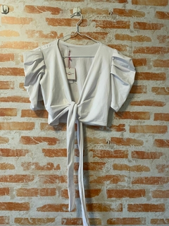 Cropped branco M na internet