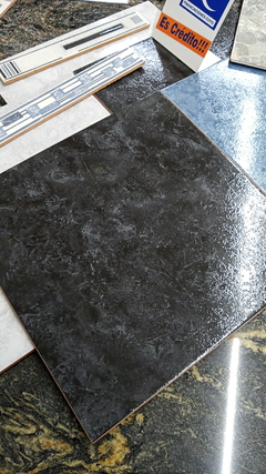Cerámico Allpa Gema Azabache 36x36 negro Brillante - comprar online