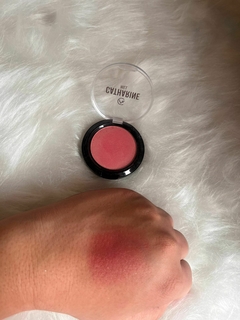 Blush Catherine Hill na internet