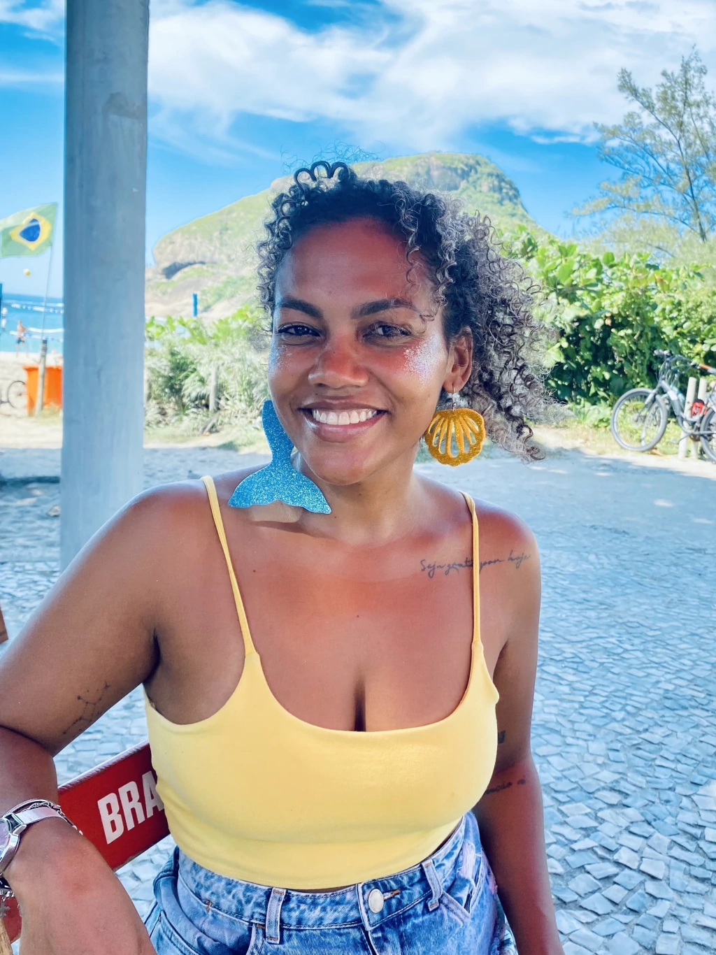 Brinco concha e cauda sereia