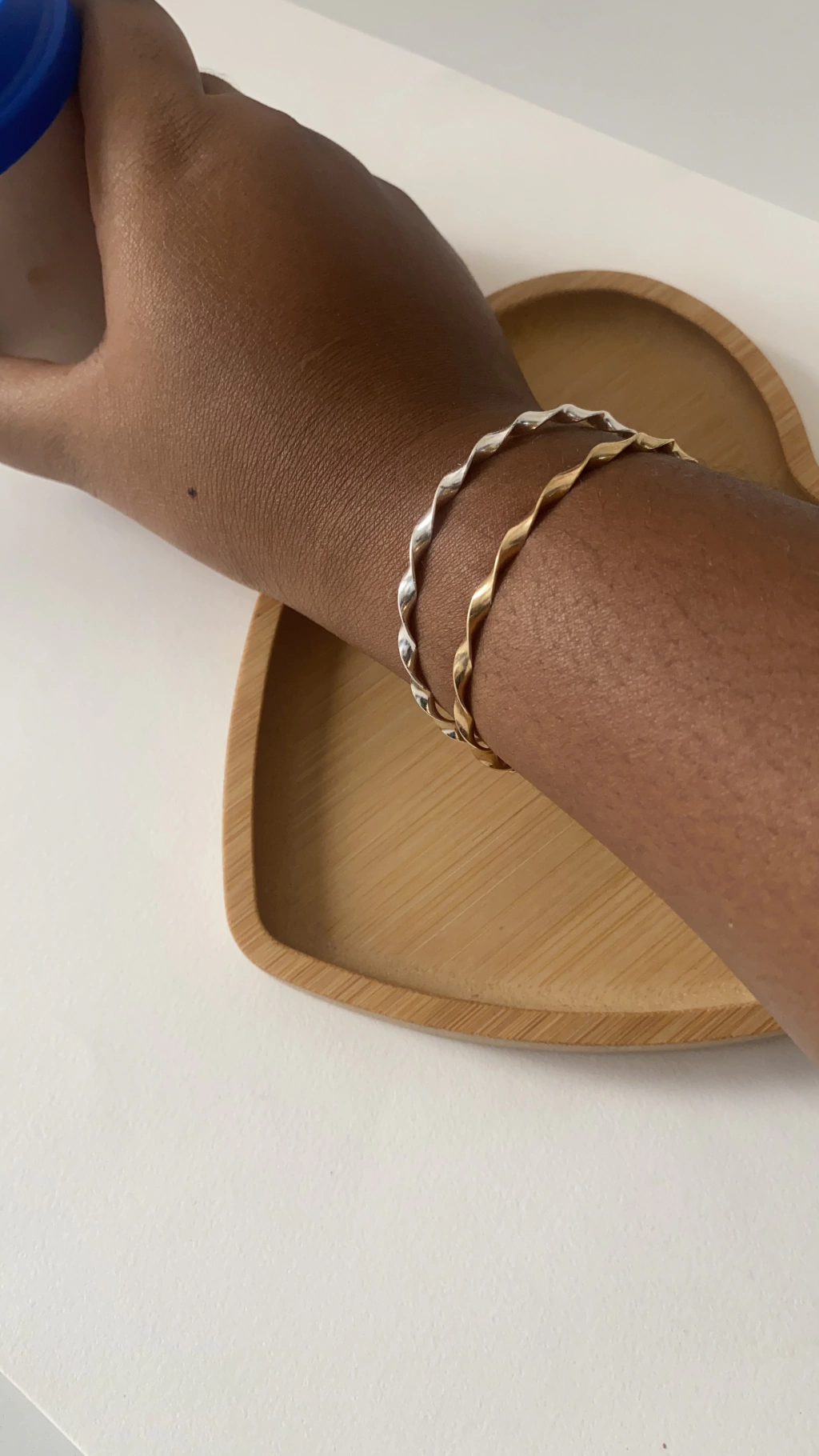 Bracelete torcido