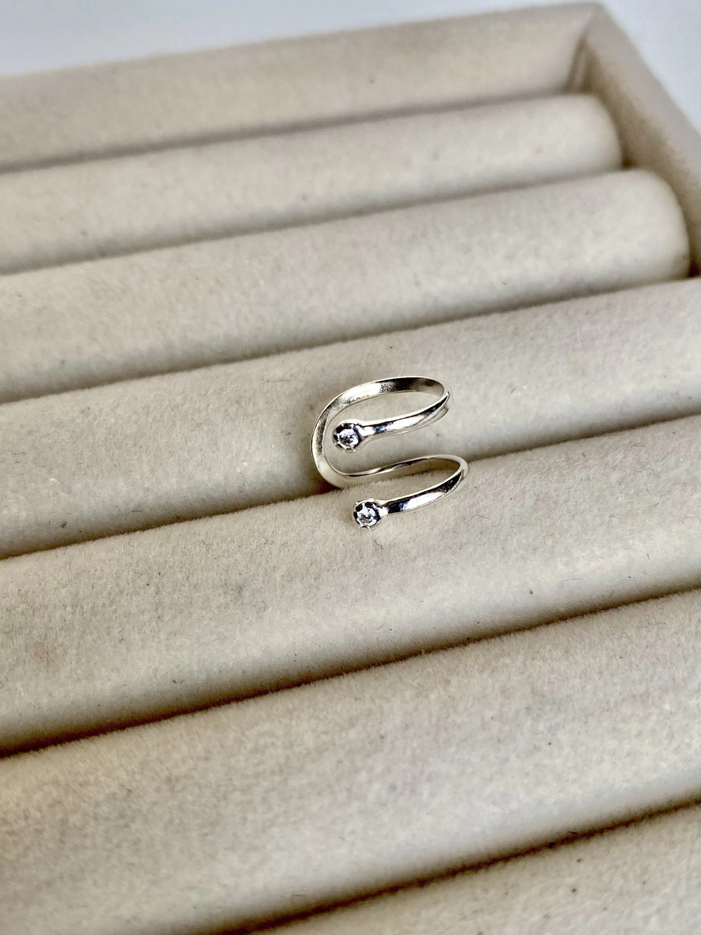 Piercing fake zircônia dupla prata
