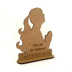 Kit MDF Mulher Orando – Lembrancinhas Religiosas e Dia da Mulher