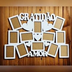 Quadro Porta-Retratos MDF Gratidão e Amor para 12 Fotos 10x15 cm | Decoração Criativa Personalizável - comprar online