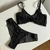 Conjunto Lia na internet