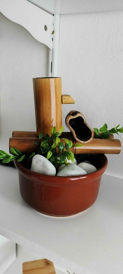 Fonte Decorativa de Bamboo