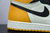 Nike Air Jordan 1 Retro High Yellow Toe na internet