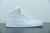 Nike Air Jordan 1 Mid Triple White na internet
