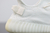 Adidas Yeezy Boost 350 V2 'Cream White / Triple White' na internet