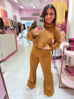 Conjunto mousse Aurora caramelo na internet