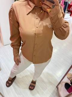 Camisa botões forrados SELINNA nude - Diamante Rose | Moda feminina Esteio | Loja de roupas feminina