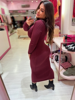 Vestido longo fenda básico bordo na internet