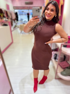 Conjunto vestido e cardigan marron
