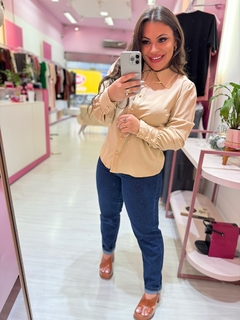 Camisa botões forrados SELINNA bege - Diamante Rose | Moda feminina Esteio | Loja de roupas feminina