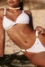 Bikini triángulo con tachas metalicas