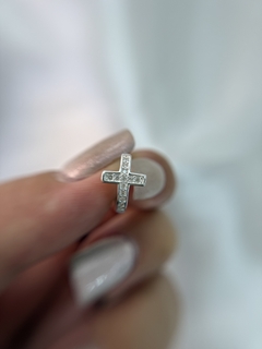 Argollas con cubics cruz - comprar online