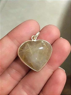 Pingente de Pedra Natural Coração Quartzo Rutilado