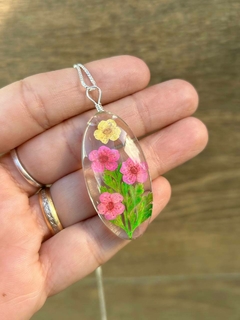 Cordão Orgonite Flores com 45cm em Prata 925.