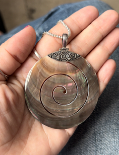 Conjunto Espiral em Madrepérola e Prata 925 - comprar online